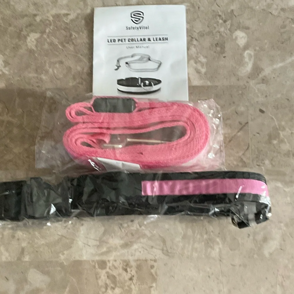 SafetyVital Medium L E D Leash & Collar Set